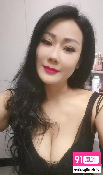 昆山胸大屁股大少妇